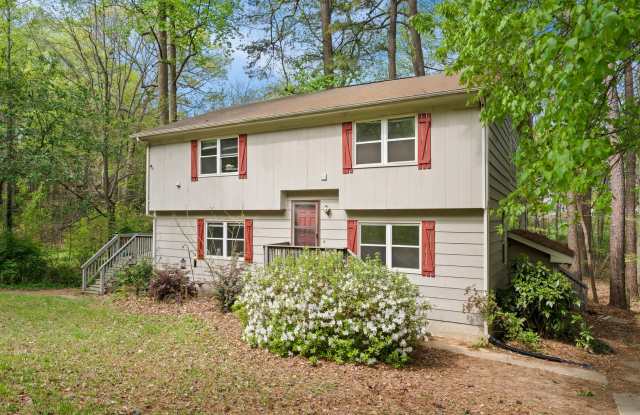 Fully Repainted 2be/1.5ba Duplex With Easy Access To The Highway photos photos