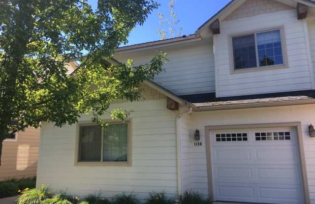 Lake Forest Townhouse photos photos