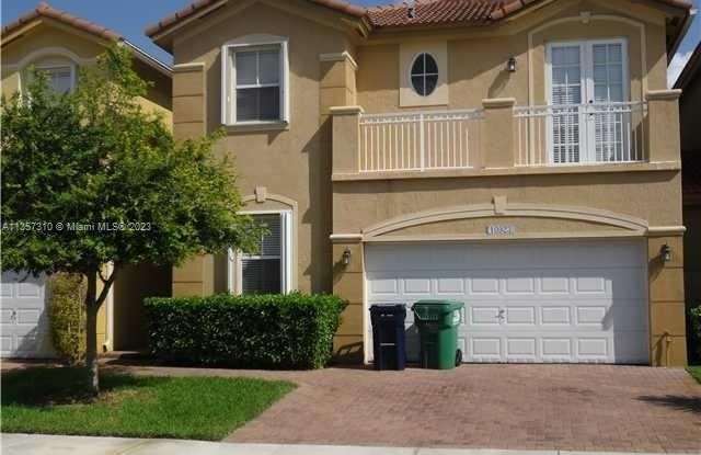 10923 NW 87th Ln - 10923 Northwest 87th Lane, Doral, FL 33178