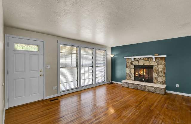 1946 West 3875 South Gallery 3