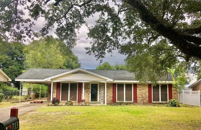 713 Ynestra Drive - 713 Ynestra Drive, Mobile, AL 36609