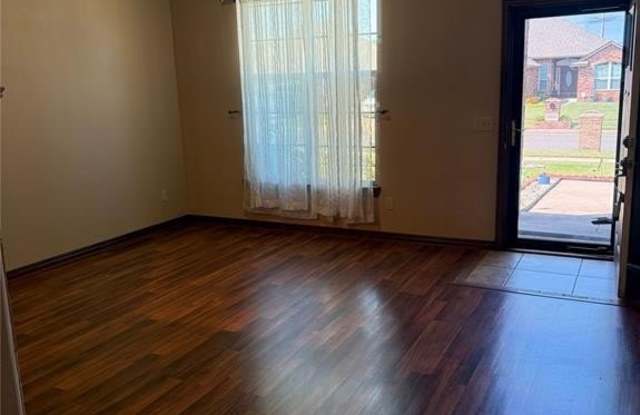 10924 SW 30th Terrace Gallery 4