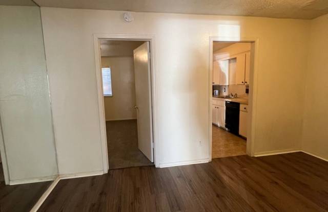 Must see 3 bed, 2 bath townhome close to OU Campus Gallery 4