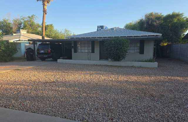 4BD/2BA Home Near ASU with Detached Guest Suite Gallery 1