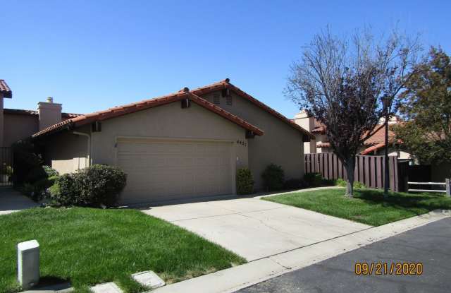 Beautiful Foxenwoods Single Story Townhome - 4421 Foxenwood Lane, Orcutt, CA 93455