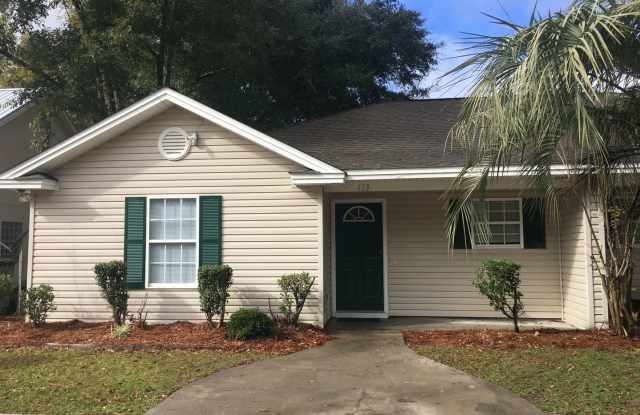 3 BR/2 BA Duplex - 113 Leeswood Circle photos photos