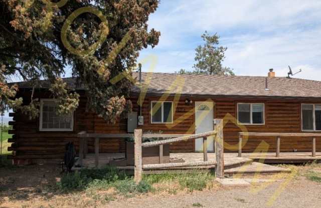 Charming 3-bed 2-bath Home at the Edge of Town photos photos