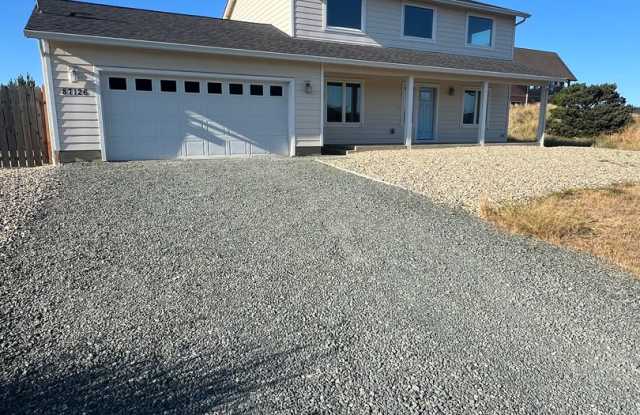 Beautiful 3 bedroom, 2 1/2 bath House with Ocean View! Gallery 4