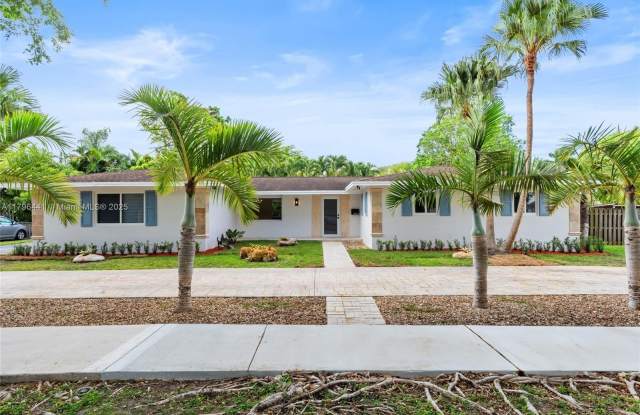 8860 SW 160th St photos photos
