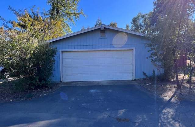 Country Setting 4-bedroom, 2-bathroom home! Gallery 4