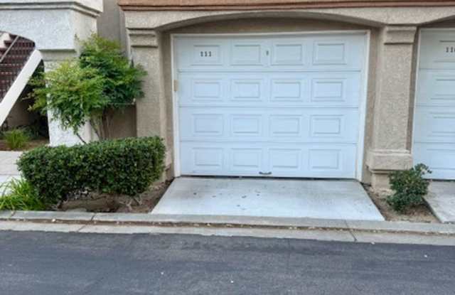 Beautiful Condo in Gated Community - 23930 Arroyo Park Drive, Santa Clarita, CA 91355