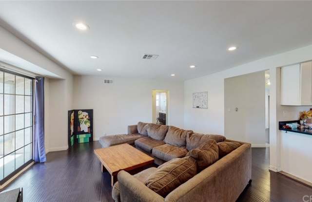 6530 Densmore Avenue Gallery 4