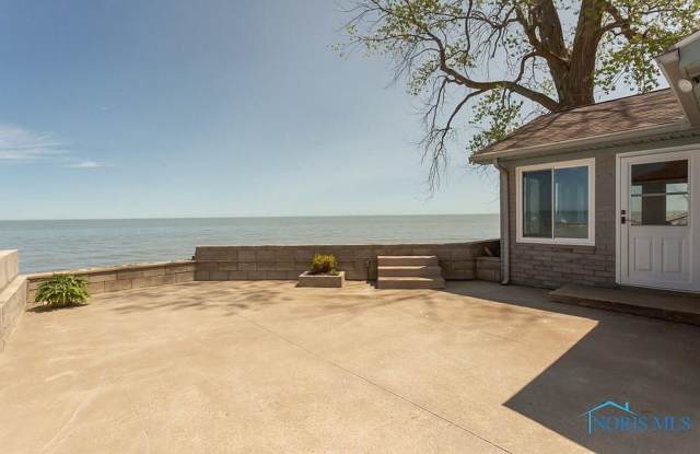 Vacation House **NIGHTLY RENTALS** photos photos