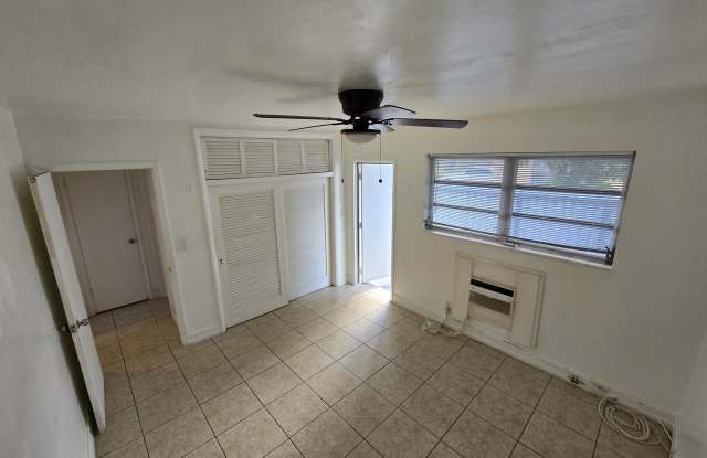 2817 Van Buren St Apt 2 photos photos