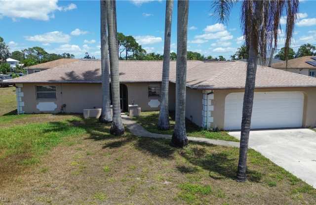 8109 Sanibel Boulevard photos photos