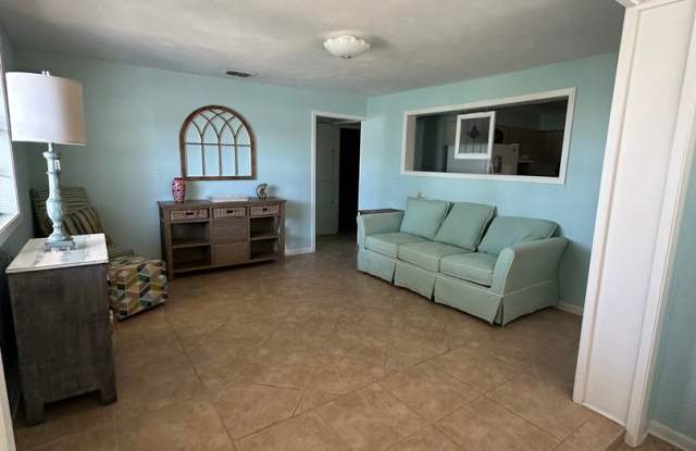 4 Bed 2 Bath FURNISHED and only STEPS from the beach! Gallery 4