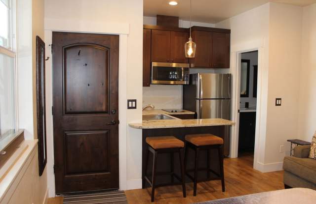 Furnished Studio Near Old Mill - Utilities Included photos photos