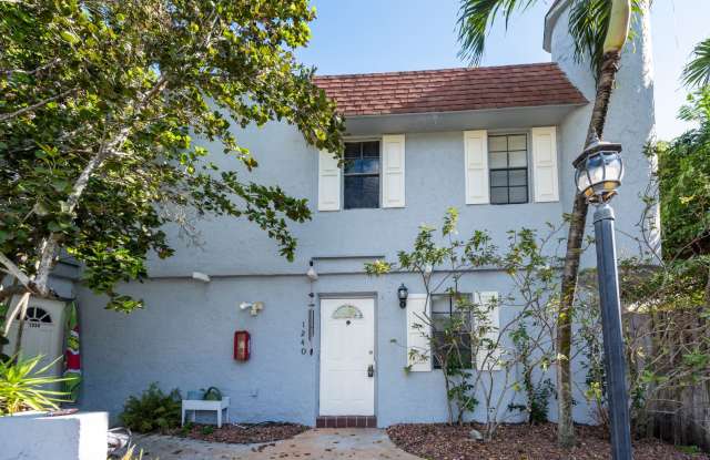 1240 NW 6th Ave photos photos