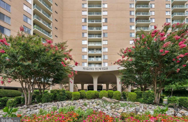 501 SLATERS Lane unit: 907 photos photos