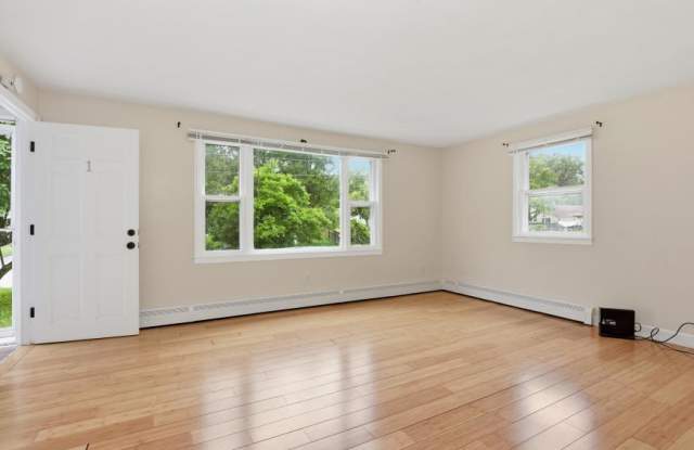 7 Boardman Ln. Gallery 4