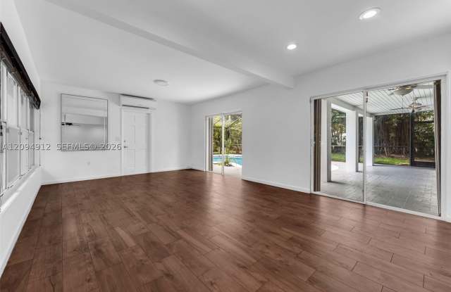 11890 SW 72nd Pl Gallery 3