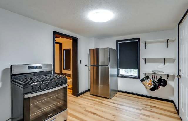 Newly Remodeled Four Bedroom Gallery 4