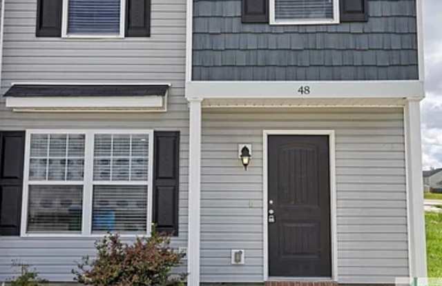 Spacious 3-Bedroom Townhouse in Port Wentworth, GA - 48 Brown Thrasher Court, Port Wentworth, GA 31407