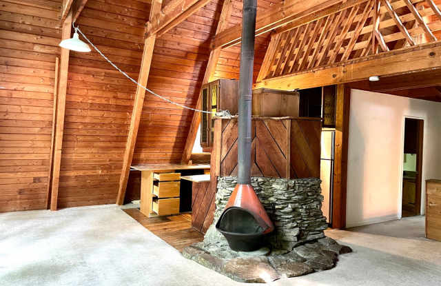 5 bed Cabin A-frame in the woods with large back deck, Next to IU Golf Course and Foundation! photos photos