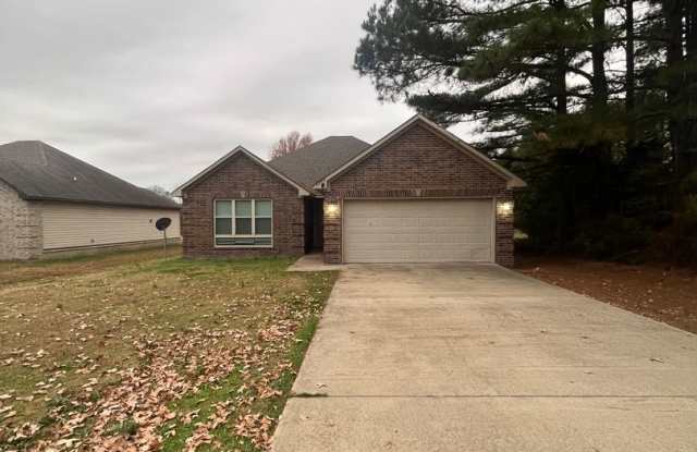 3 Bed / 2 Bath AVAILABLE NOW! Gallery 3