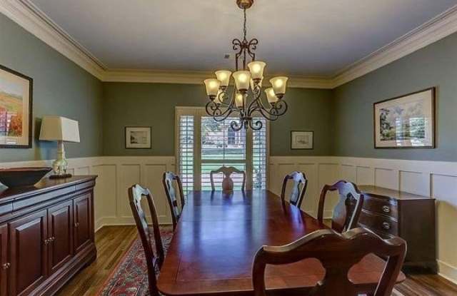 2520 FOX HILL Dr Gallery 4