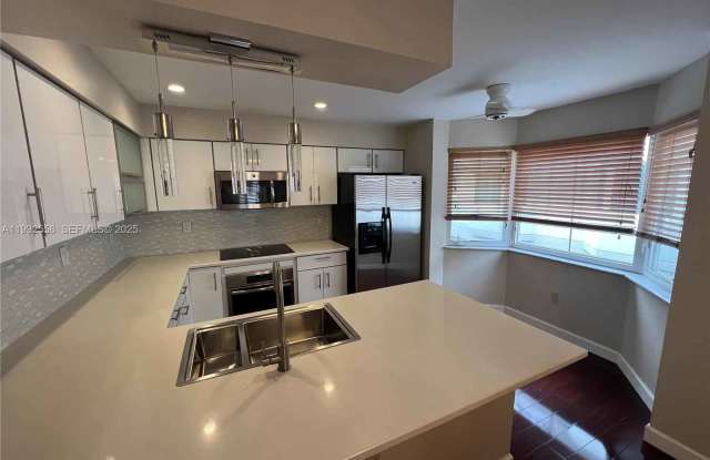 261 Navarre Avenue photos photos