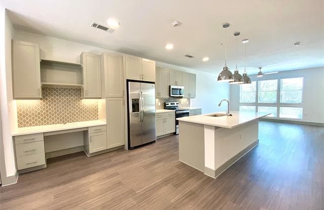 4040 McEwen Road - 4040 Mcewen Road, Farmers Branch, TX 75244