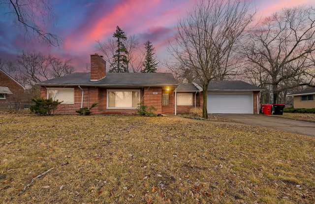 Welcome to this charming single-family ranch in Southfield, MI! photos photos