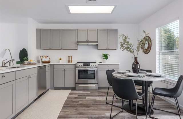Beautiful 4 bd/2 ba renovated home in South Austin! Available August! photos photos