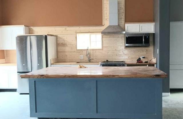 Renovated / Spacious Ranch Style Home in Lago Vista photos photos