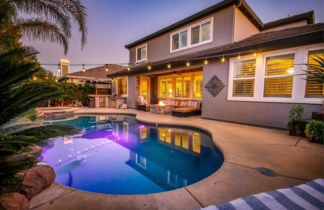 Amazing Solar Fosket Ranch Pool, Spa, Built in Kitchen Theater Room 4 Bedroom with Theater Room and Office Loft, Master Bedroom Downstairs Walking distance to Schools photos photos