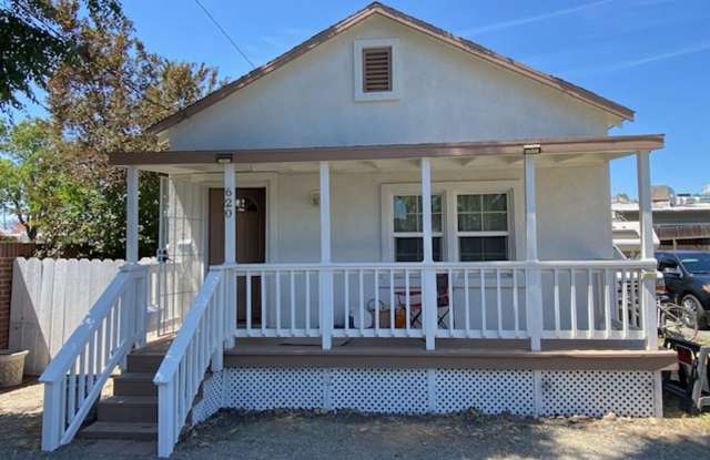 For Lease – Charming 1 Bedroom Cottage Near Downtown! photos photos