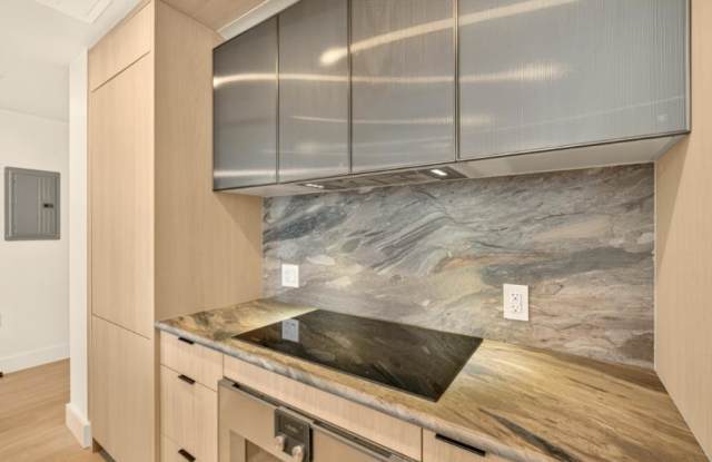 400 West 38th Street Gallery 4