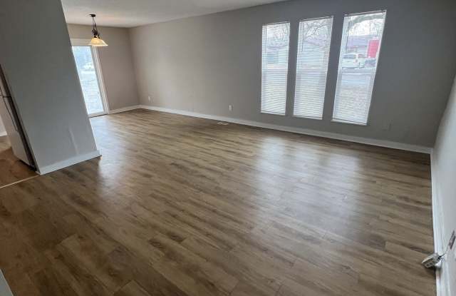 9413 English Oak Drive Gallery 4