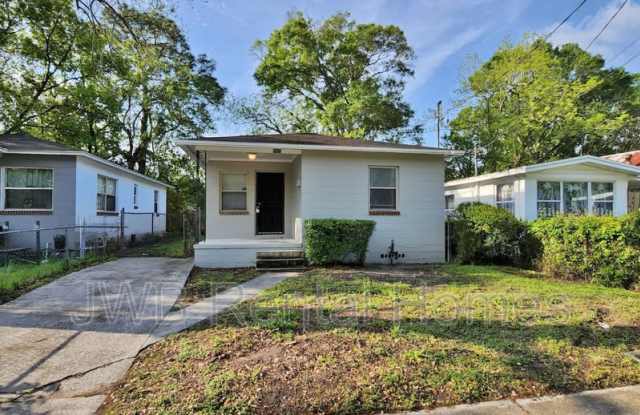 1622 26th St W photos photos