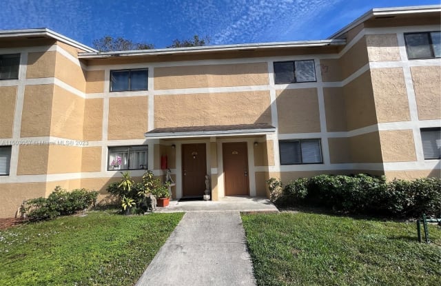 407 E Palm Cir E - 407 Palm Circle East, Pembroke Pines, FL 33025