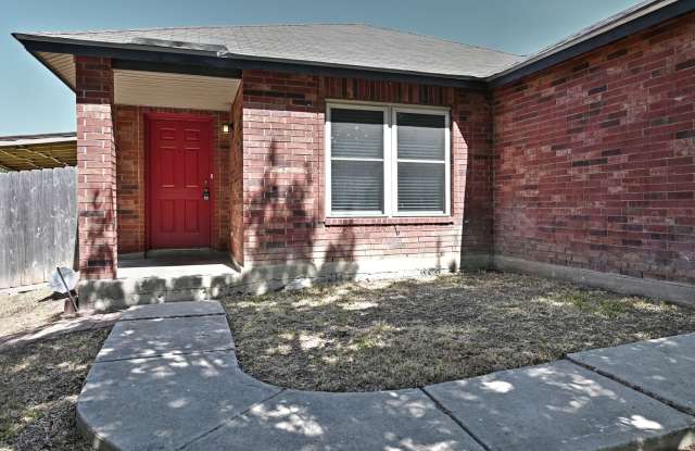 ONE STORY HOME  |  OPEN CONCEPT  |  FRESHLY PAINTED  |  NEAR 1604 & IH35 Gallery 4