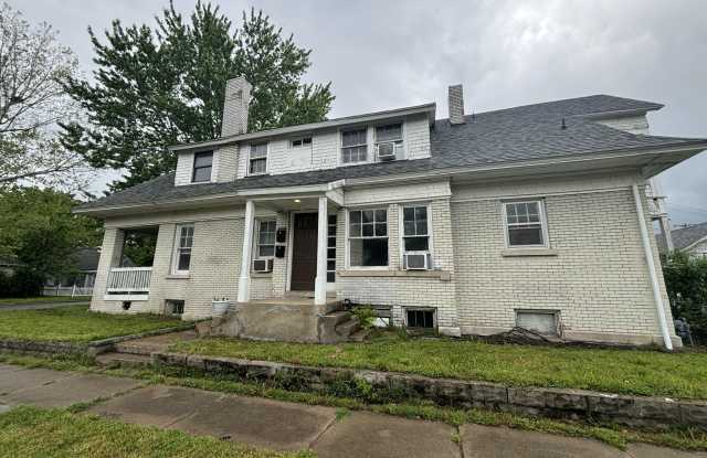 817 W 5th Street Unit unit: 1 photos photos