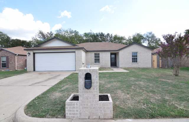 1813 Liberty Hill St - 1813 East Liberty Hill Street, Belton, TX 76513