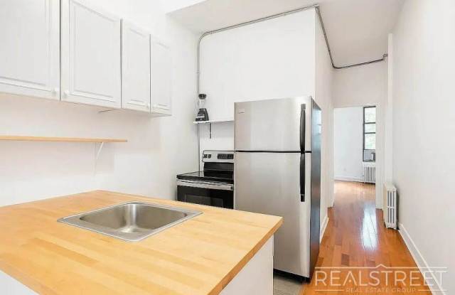 369 Menahan St Unit 1R photos photos