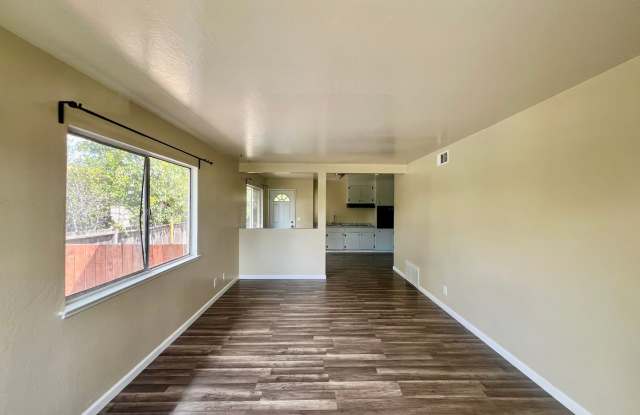 2541-2543 Monticello Way Gallery 3