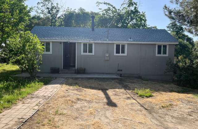Two Bedroom One Bathroom Home in Lincoln photos photos