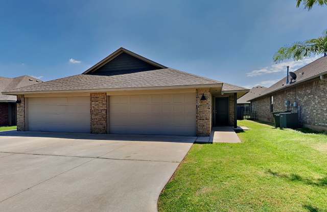 2 Bedroom 2 Bath Duplex Close To Tinker AFB Gallery 2