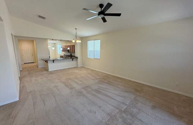 4 Bedroom - 2 Bath - 1760 Sq. Ft - Beautiful New Built Home - Glendale Gallery 3