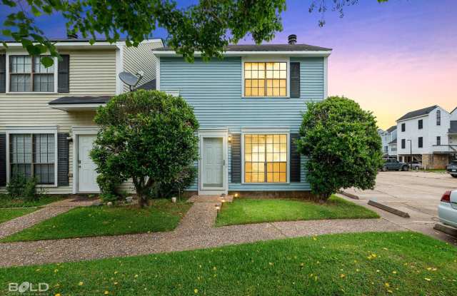 Cobblestone Townhouse - End unit close to parking photos photos